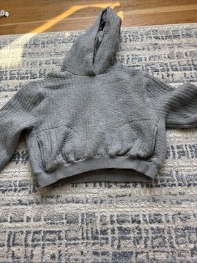 Women's Cropped Quilted Hoodie - Gray